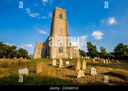 Kirche der Heiligen Dreifaltigkeit im Dorf Blythburgh, Suffolk, England Stockfoto