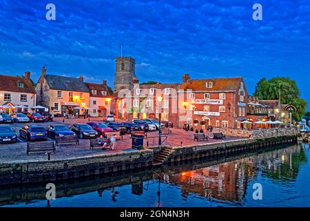 Abend am River Frome Kai in Wareham Village, Isle of Purbeck, Dorset, England. Stockfoto