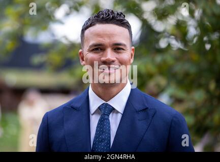 Jermaine Jenas, Fernsehmoderator, Fußballpundit und pensionierter Profifußballer, bei der RHS Chelsea Flower Show. Stockfoto