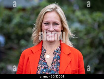 Sophie Raworth, Journalistin, Newsreader und Broadcasterin, bei der RHS Chelsea Flower Show Stockfoto