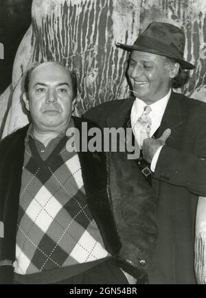 Italienische Schauspieler und Komiker Renzo Arbore und Lino Banfi, 1970er Jahre Stockfoto