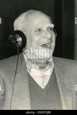 Der italienische Schriftsteller Alberto Moravia während eines Enterview, 1980er Jahre Stockfoto