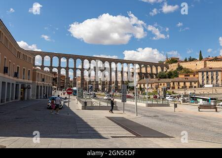 Segovia, Spanien. Das Acueducto de Segovia, ein römisches Aquädukt oder eine Wasserbrücke, die im 1. Jahrhundert n. Chr. erbaut wurde Stockfoto