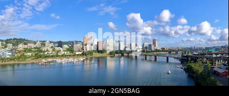 Portland Oregon Skyline von der Marquam Bridge Stockfoto