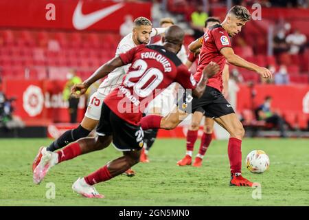 Gabriel Paulista von Valencia CF beim La Liga Santader Spiel zwischen Sevilla CF und Valencia CF bei Ramon Sanchez Pizjuan in Sevilla, Spanien, am 22. September 2021. Stockfoto