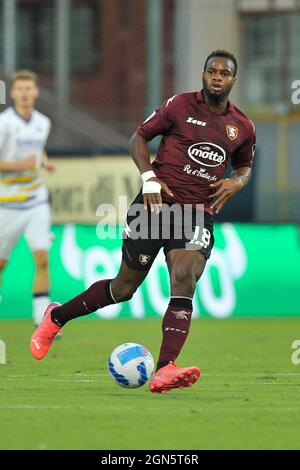 Salerno, Italien. September 2021. Lassana Coulibaly Spieler von Salernitana, während des Spiels der italienischen Serie A Liga zwischen Salernitana und Verona, Endergebnis 2-2, Spiel im Arechi-Stadion in Salerno gespielt. Salerno, Italien, 22. September 2021. (Foto von Vincenzo Izzo/Sipa USA) Quelle: SIPA USA/Alamy Live News Stockfoto