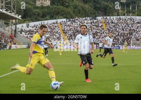 Juventus italienischer Stürmer Federico Chiesa kontrolliert den Ball während des Fußballspiels der Serie A zwischen Spezia und Juventus im Alberto Picco Stadium, La Spezia, Italien, am 22 2021. September. Stockfoto