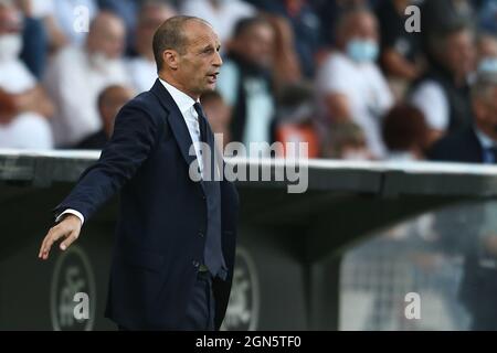 Der italienische Trainer von Juventus Massimiliano Allegri sticuliert während des Fußballspiels der Serie A zwischen Spezia und Juventus im Alberto Picco Stadium, La Spezia, Italien, am 22 2021. September. Stockfoto