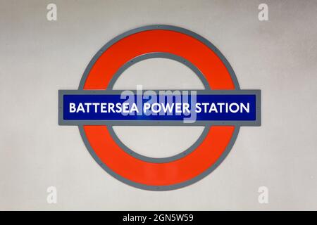 London, Großbritannien. 21. September 2021. Die neue U-Bahnstation Battersea Power Station ist eine Erweiterung der Northern Line. Quelle: Waldemar Sikora Stockfoto