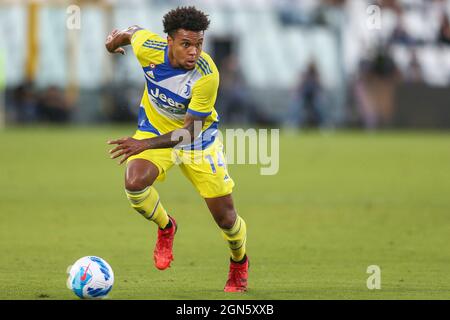 Der US-Mittelfeldspieler Weston McKennie von Juventus kontrolliert den Ball während des Fußballspiels der Serie A zwischen Spezia und Juventus im Alberto Picco Stadium, La Spezia, Italien, am 22 2021. September. Stockfoto