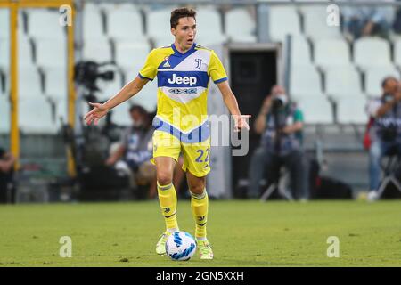 Juventus italienischer Stürmer Federico Chiesa kontrolliert den Ball während des Fußballspiels der Serie A zwischen Spezia und Juventus im Alberto Picco Stadium, La Spezia, Italien, am 22 2021. September. Stockfoto