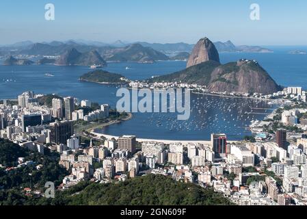 Botafogo Nachbarschaft Blick mit dem Zuckerhut Mountain View, Rio de Janeiro Stockfoto