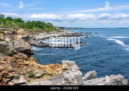 Cape Elizabeth, Maine, USA. Cove by Portland Head Light am Eingang des primären Schifffahrtskanals in Portland Harbor, der sich innerhalb von Casco B befindet Stockfoto