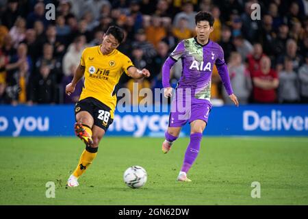 Die Nationalspieler Hee Chan Hwang, von Wolverhampton Wanderers und Son Heung-min von Tottenham Hotspur aus Südkorea waren während des Carabao Cup Third Rou im Einsatz Stockfoto