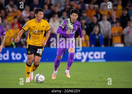 Die Nationalspieler Hee Chan Hwang, von Wolverhampton Wanderers und Son Heung-min von Tottenham Hotspur aus Südkorea waren während des Carabao Cup Third Rou im Einsatz Stockfoto