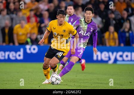 Die Nationalspieler Hee Chan Hwang, von Wolverhampton Wanderers und Son Heung-min von Tottenham Hotspur aus Südkorea waren während des Carabao Cup Third Rou im Einsatz Stockfoto