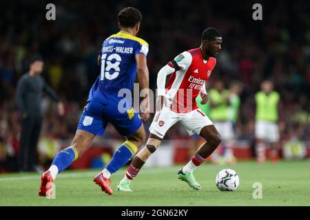 London, Großbritannien. September 2021. Ainsley Maitland-Niles #15 von Arsenal am Ball in London, Vereinigtes Königreich am 9/22/2021. (Foto von Arron Gent/News Images/Sipa USA) Quelle: SIPA USA/Alamy Live News Stockfoto