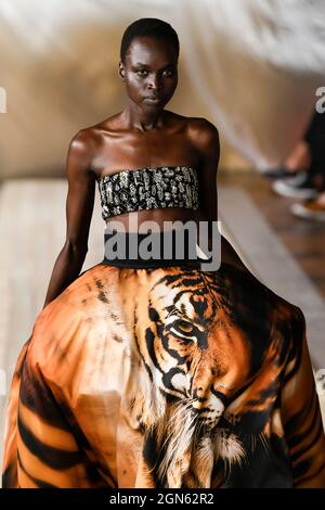 Mailand, Italien. September 2021. ROBERTO CAVALLI SS22 Runway während der Milan Fashion Week am 2021. September - Mailand, Italien. 22/09/2021 Credit: dpa/Alamy Live News Stockfoto