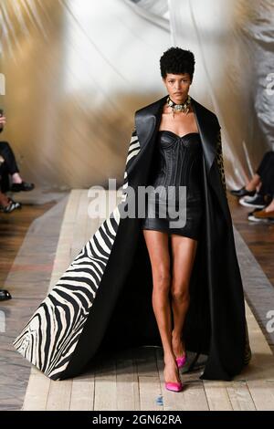 Mailand, Italien. September 2021. ROBERTO CAVALLI SS22 Runway während der Milan Fashion Week am 2021. September - Mailand, Italien. 22/09/2021 Credit: dpa/Alamy Live News Stockfoto