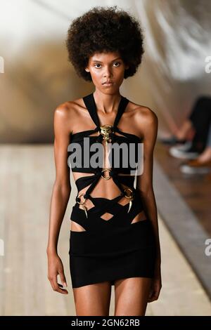 Mailand, Italien. September 2021. ROBERTO CAVALLI SS22 Runway während der Milan Fashion Week am 2021. September - Mailand, Italien. 22/09/2021 Credit: dpa/Alamy Live News Stockfoto