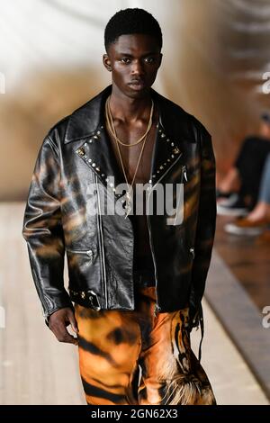 Mailand, Italien. September 2021. ROBERTO CAVALLI SS22 Runway während der Milan Fashion Week am 2021. September - Mailand, Italien. 22/09/2021 Credit: dpa/Alamy Live News Stockfoto