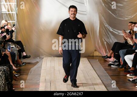 Mailand, Italien. September 2021. ROBERTO CAVALLI SS22 Runway während der Milan Fashion Week am 2021. September - Mailand, Italien. 22/09/2021 Credit: dpa/Alamy Live News Stockfoto