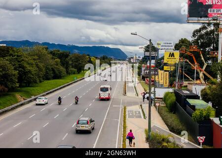 nördliche Autobahn am Stadtrand von Bogotá in der Gemeinde Chía Cundinamraca Stockfoto