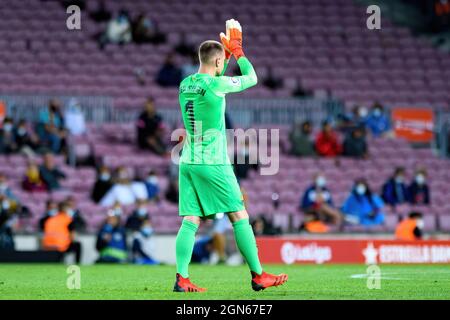 BARCELONA - SEP 20: Marc Andre Ter Stegen während des La Liga-Spiels zwischen dem FC Barcelona und dem FC Granada de Futbol im Camp Nou Stadion am September Stockfoto