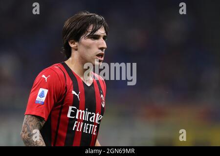 Mailand, Italien, 22. September 2021. Sandro Tonali von AC Mailand während der Serie A Spiel bei Giuseppe Meazza, Mailand. Bildnachweis sollte lauten: Jonathan Moscrop / Sportimage Kredit: Sportimage/Alamy Live News Stockfoto