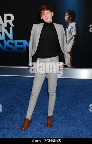 Los Angeles, Kalifornien. September 2021. Marvin Leon bei der Ankunft für DIE LIEBE EVAN HANSEN Premiere, Walt Disney Concert Hall, Los Angeles, CA 22. September 2021. Kredit: Priscilla Grant/Everett Collection/Alamy Live Nachrichten Stockfoto