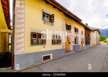 Hotel Chasa-Veglia malerisches Gebäude in Zernez, Schweiz, Zernez ist Gemeinde des Kantons Graubünden in der Schweiz. Zernez (1474 m Stockfoto