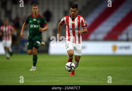 KRAKAU, POLEN - 01. AUGUST 2021: Spiel der polnischen Fußballliga Krakau - Slask Wroclaw, Florian Loshaj (Krakau) Stockfoto