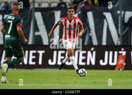 KRAKAU, POLEN - 01. AUGUST 2021: Spiel der polnischen Fußballliga Krakau - Slask Wroclaw, Matej Rodin (Krakau) Stockfoto