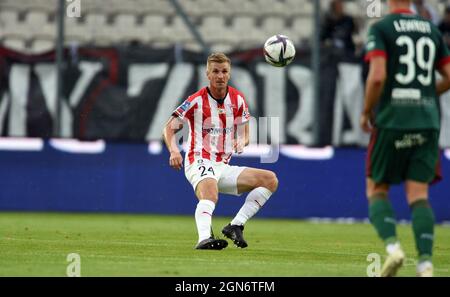 KRAKAU, POLEN - 01. AUGUST 2021: Spiel der polnischen Fußballliga Krakau - Slask Wroclaw, Jakub Jugas (Krakau) Stockfoto