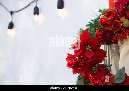 Weihnachtsschmuck in der Stadt Stockfoto