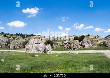 Eine wunderschöne Landschaft des Dobruja-Plateaus, dem ältesten Gebirge Rumäniens, im östlichen Teil des Landes, in der Nähe des Schwarzen See. Stockfoto