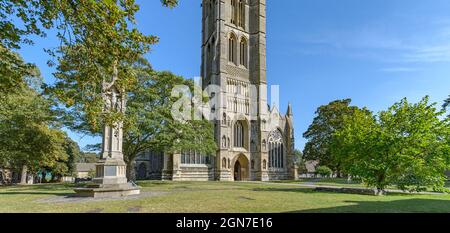 St Wulfram's Church, Grantham - die Pfarrkirche von Grantham Lincolnshire und das war Memorial Stockfoto