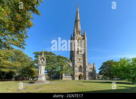 St Wulfram's Church, Grantham - die Pfarrkirche von Grantham Lincolnshire und das war Memorial Stockfoto