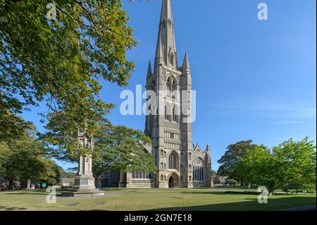 St Wulfram's Church, Grantham - die Pfarrkirche von Grantham Lincolnshire und das war Memorial Stockfoto