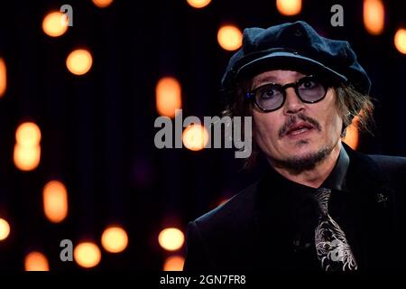 San Sebastian, Spanien. September 2021. Johnny Depp erhält den Donostia Award während des 69. San Sebastian International Film Festivals am 22. September 2021 im Kursaal Palace in Donostia / San Sebastian, Spanien. Foto von Archie Andrews/ABACAPRESS.COM Quelle: Abaca Press/Alamy Live News Stockfoto