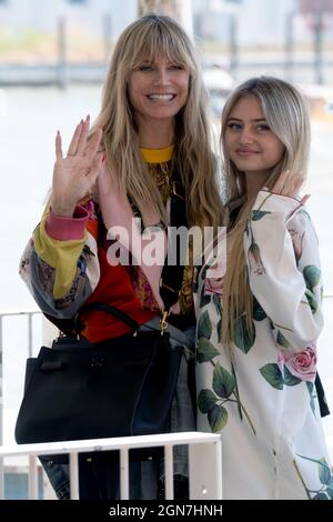 Heidi Klum und Leni Klum werden am 27. August 2021 in Venedig, Italien, gesehen. ( MVS) Stockfoto