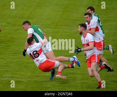 GAA Fußball unter 20 Inter County Spiel Derry (in rot) gegen Fermanagh. ©George Sweeney / Alamy Stockfoto Stockfoto