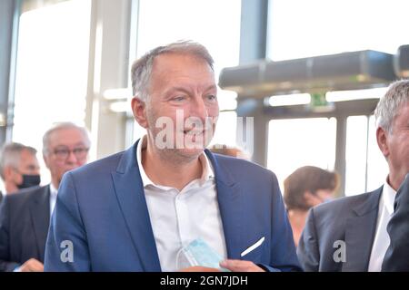 Bruno Bernard, Präsident der Metropole Lyon, nahm an der Einweihung der Sirha 2021 am 23. September 2021 in Lyon, Frankreich, Teil. Foto von Julien Reynaud/APS-Medias/ABACAPRESS.COM Stockfoto