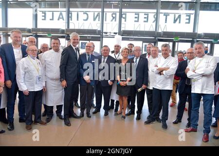 Präsident der Metropole Lyon Bruno Bernard, Gerard Senelar, Christophe Marguin, Präsident des Rhone-Departements Christophe Guilloteau, Präsident der Region Auvergne Rhone Alpes Laurent Wauquiez, Präfekt von Rhone Pascal Mailhos, Präsident von GL Events Olivier Ginon, Jerome Bocuse, Marie Odile Fondeur, Bürgermeister von Lyon Gregory Doucet, Regis Marcon nimmt an der Einweihung von Sirha 2021 in Lyon, Frankreich, am 23. September 2021 Teil. Foto von Julien Reynaud/APS-Medias/ABACAPRESS.COM Stockfoto