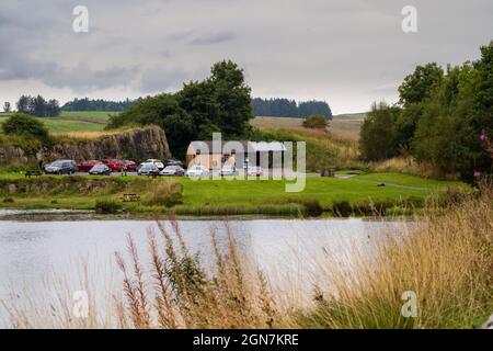 14.09.21 Cawfields, Northumberland, Großbritannien. Cawfields, wo die Hadrianmauer am Rand der steilen Klippen der Whin Sill hängt. Stockfoto