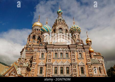 Die Kirche des Erlösers auf vergossenen Blut, St. Petersburg, Russland. 17. September 2021. Historischer Wert der Stadt Stockfoto
