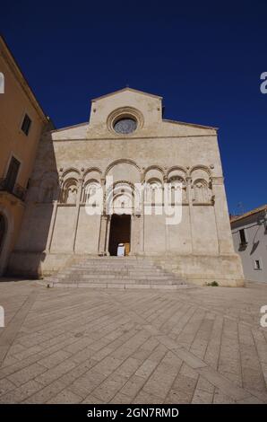Fassade der Kathedrale von Santa Maria della Purificazione, im alten Dorf Termoli, Molise, Italien Stockfoto