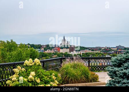 Downtown St. Paul von der High Bridge aus überblicken Stockfoto