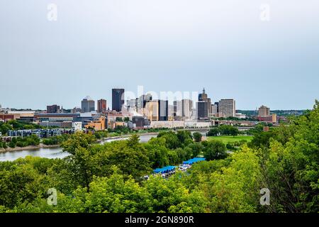 Downtown St. Paul von der High Bridge aus überblicken Stockfoto
