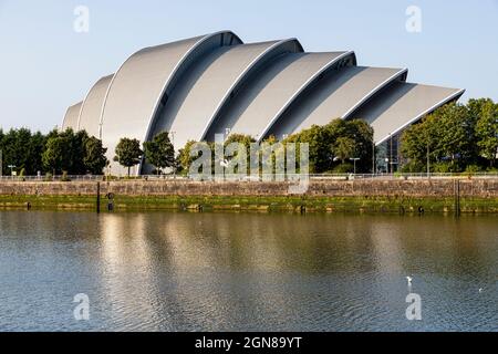 Der Scottish Event Campus (SEC) neben der Bells Bridge über den Fluss Clyde in Glasgow, Schottland, Großbritannien Stockfoto